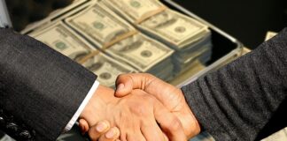 Jak wyczyścić zżółknięte przezroczyste etui?